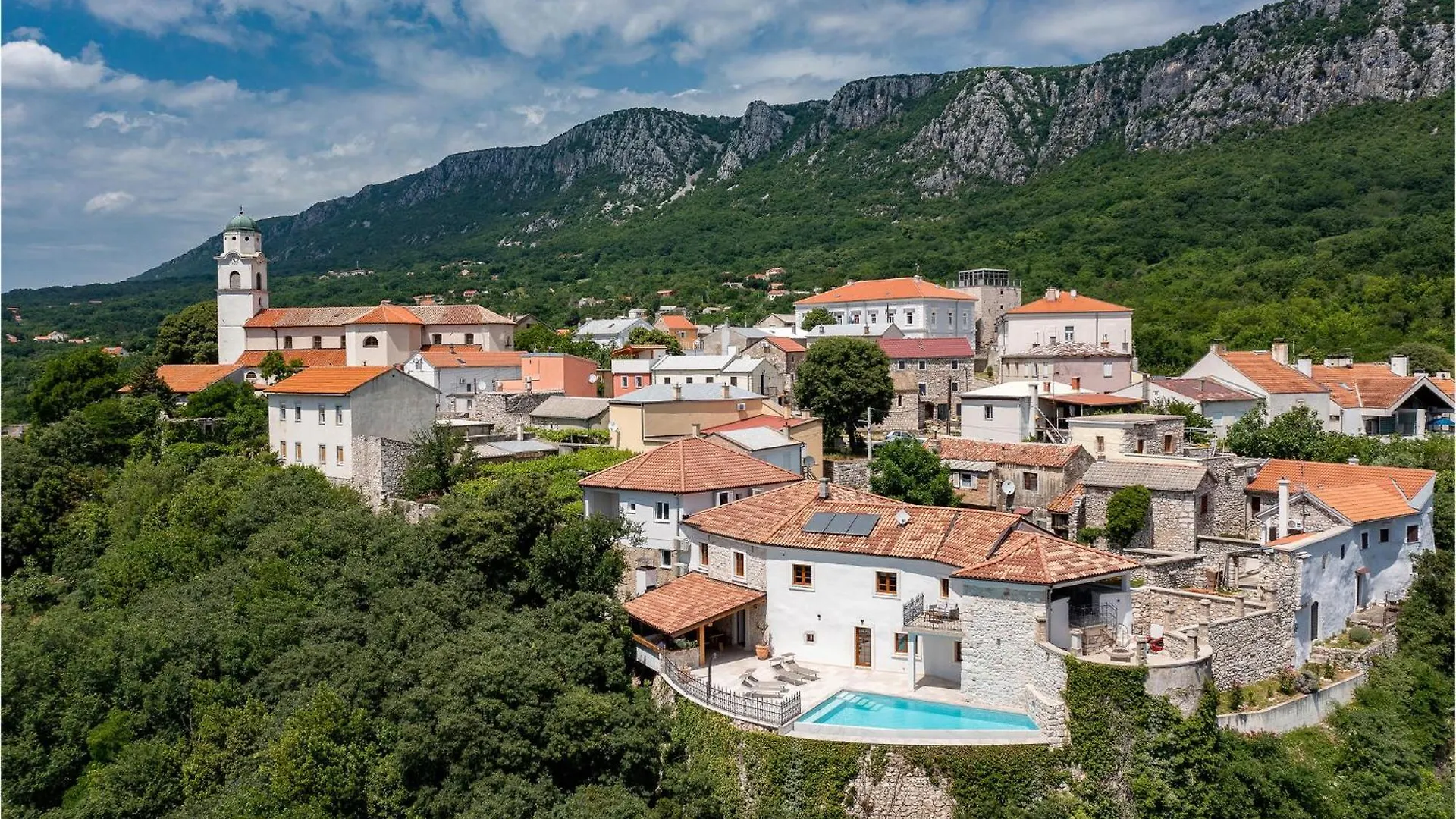Gorgeous Home In Bribir With Wifi